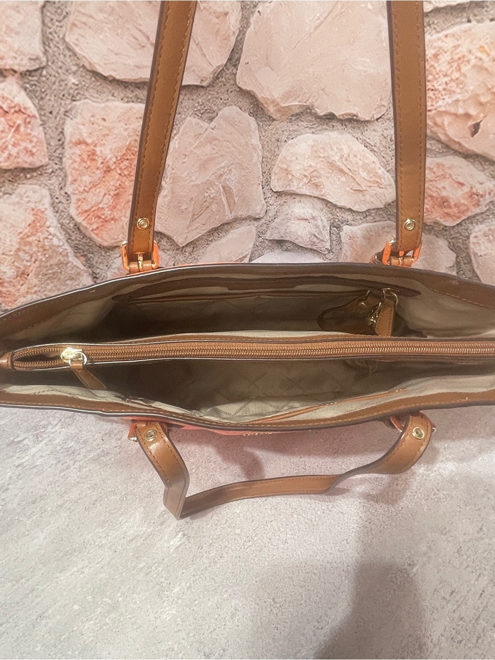 Michael Kors Voyager Orange Colorblock Tote & Matching Wallet Clementine - Picture 5 of 12